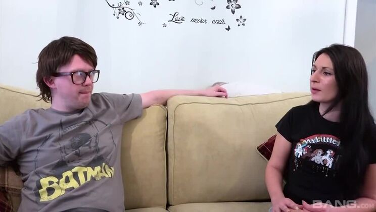 Nerd Receives Sloppy Blowjob From Sophie Garcia