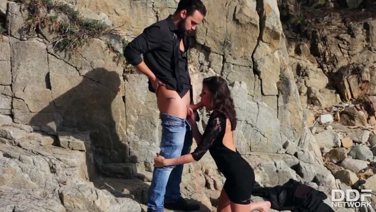 [OnlyBlowjob] - Shaved Pussy Verona Sky Gives Deepthroat On Beach - Verona Sky