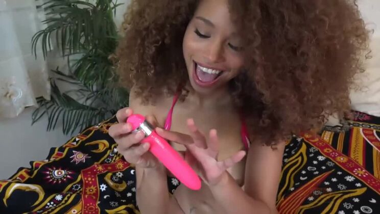 Cecilia Lion: Solo Ebony Delight