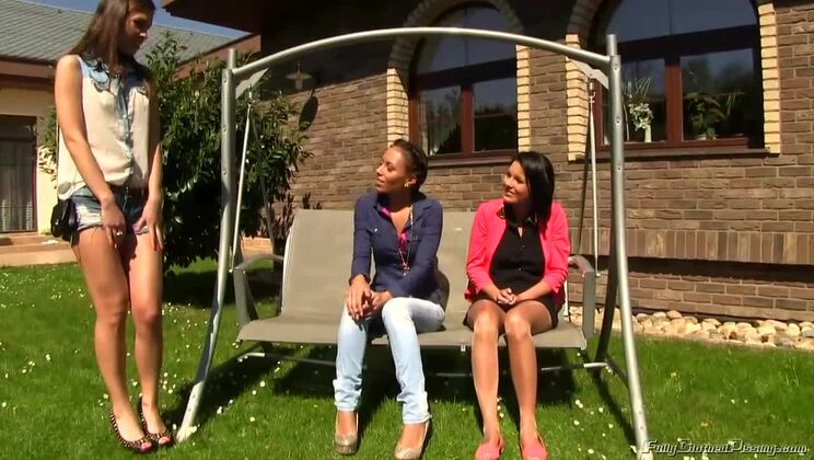 [Tainster] - Bailey's Pissing Playground with Vanessa and Jenny - Vanessa Decker - Barra Brass - Bailey - Jenny De Lugo