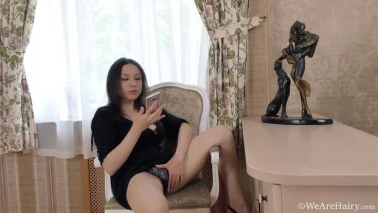 Brunette Stunner Veronika Mars Strips Down Nude