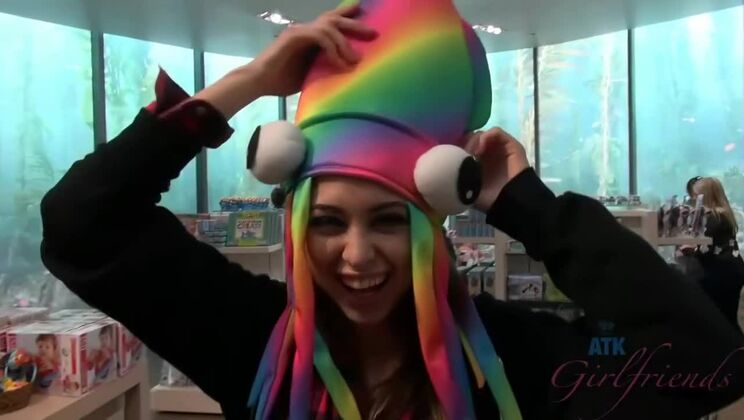 Riley Reid's Sexy Solo Aquarium Encounter