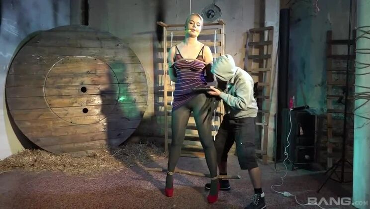 Nikky Dream's Big Tits Shake As She Cums On Strong Vibrator