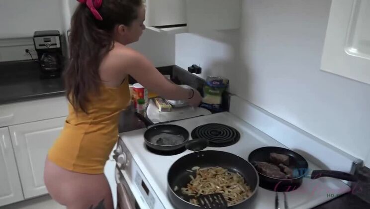 Gia Paige's Shaved Pussy and Foot Fetish Delight