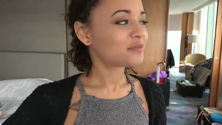 Holly Hendrix Smoking Hot Foot Action