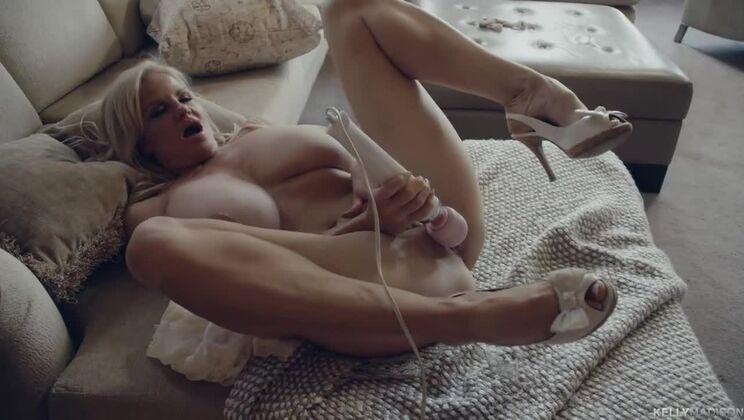 [KellyMadison] - Kelly Madison's Lace and Vibration Delight