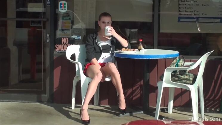 [FTVGirls] - Kasey's Upskirt Voyeur Moment