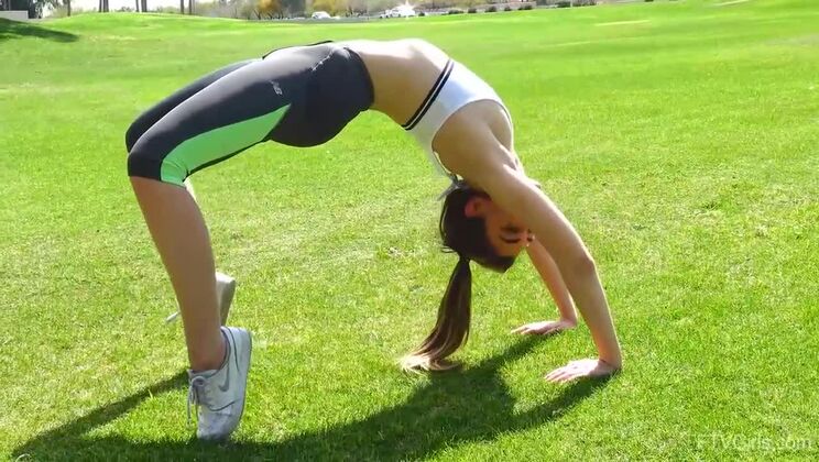 Firm and Sexy Valentina Takes Control