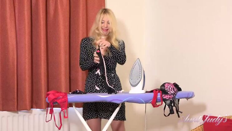 Lucinda Masturbates in Sexy Stockings