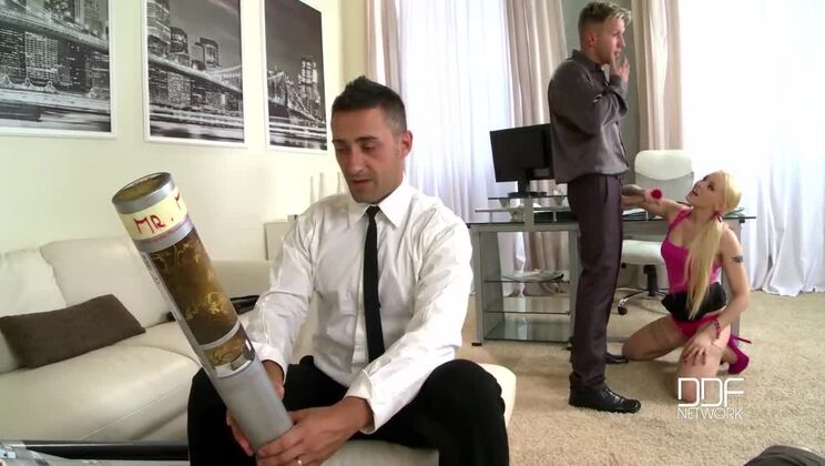 Lola Taylor's Gaping Office Fantasy