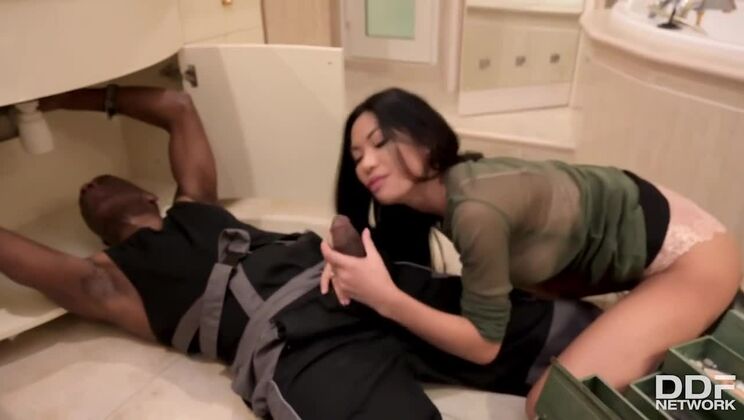 [DDFNetwork] - Asian Babe Polly Loves Big Pipe Action - Polly Pons