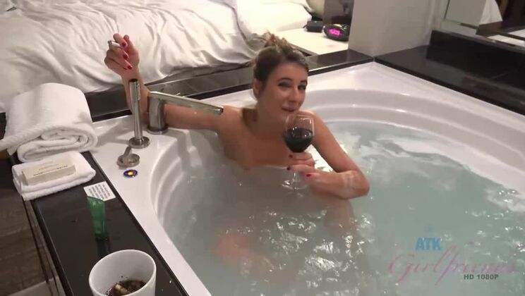 Vegas, Fingering, and Fun with Tara Ashley!