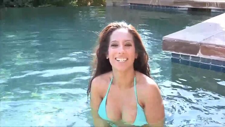 Beautiful Texan Zoey Strips Solo