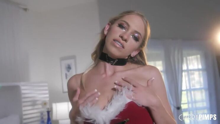 [WildOnCam] - Khloe Kapri - Solo Christmas Blonde Delight - Khloe Kapri