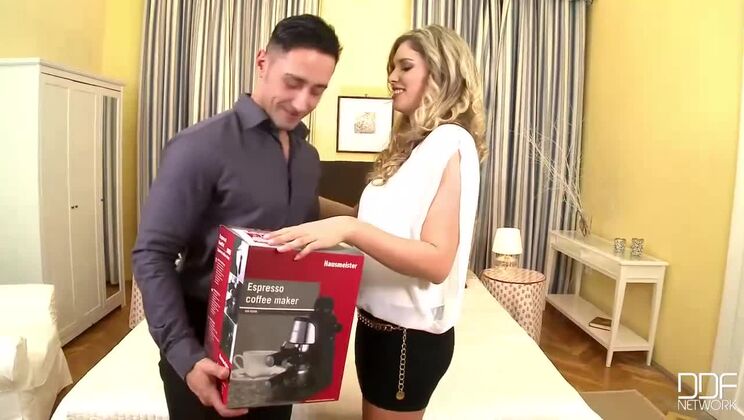 Eva Parcker's Shaved Pussy Licking Birthday Party