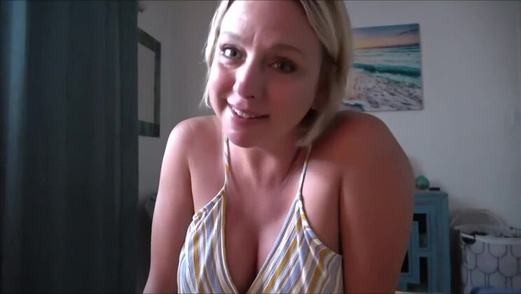 [MomComesFirst] - Brianna Beach - Blonde Big Ass Mom