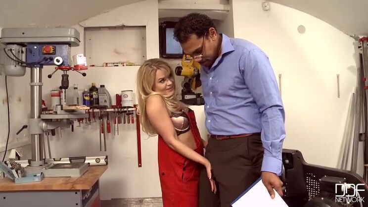 Czech Beauty Barra Brass in Action