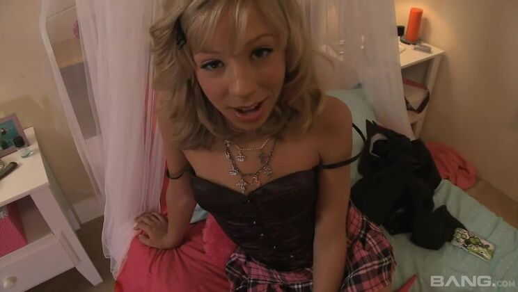 Chastity Lynn's Deepthroat Skills End with a Facial