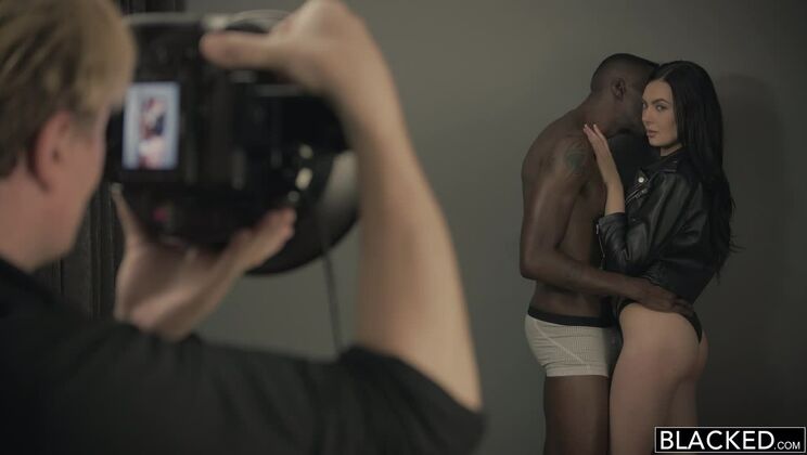 Sexy Model Marley Brinx Takes Big Cock