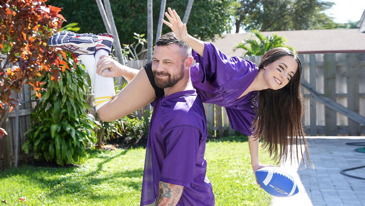 [ExxxtraSmall] - Freya Von Doom's Big Blow