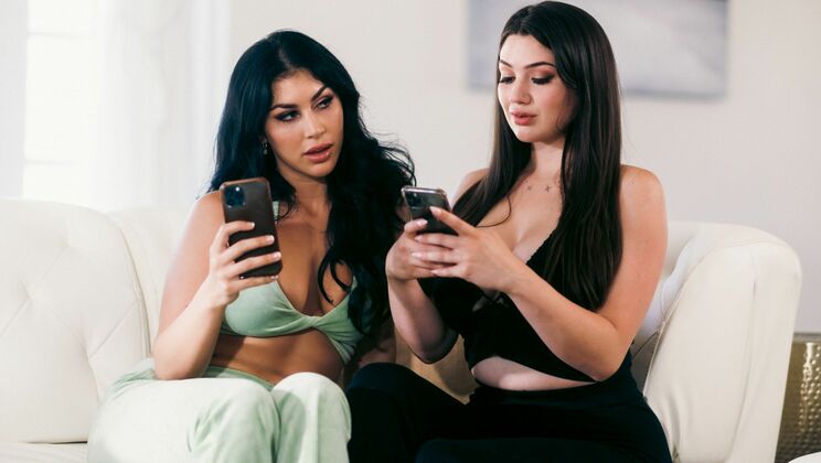 [Mommy'sGirl] - MILF Lesbians Reconnect - Alyx Star - Queenie Sateen