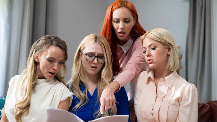 Shaved Redhead Pussy Licking Club