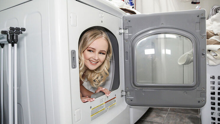 [ExxxtraSmall] - Teen Queen's Secret Hideout