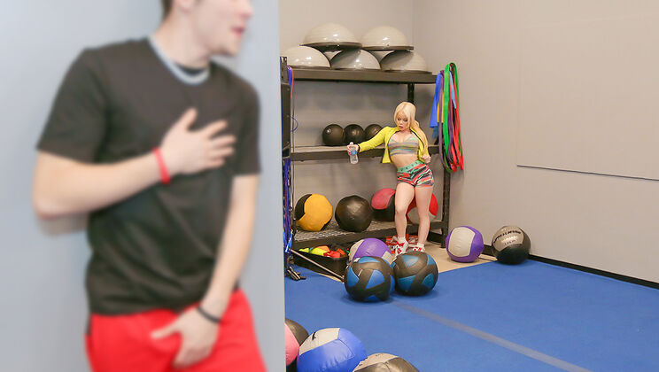 Sexy MILF Massage Free