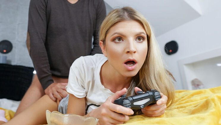 Gamer Teen Focus Gina Gerson