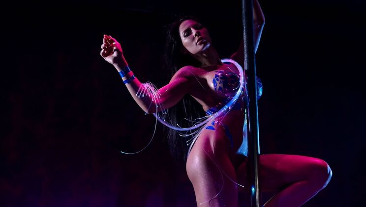 [Brazzers] - Madison's Athletic Striptease Seduction - Danny D - Madison Ivy