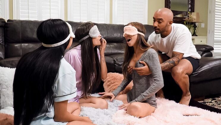 Brunette Bitch Sucks