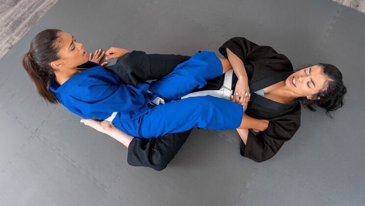 [LookAtHerNow] - Athletic Amateurs Scarlit and Savannah Get Down - Scarlit Scandal - Savannah Sixx