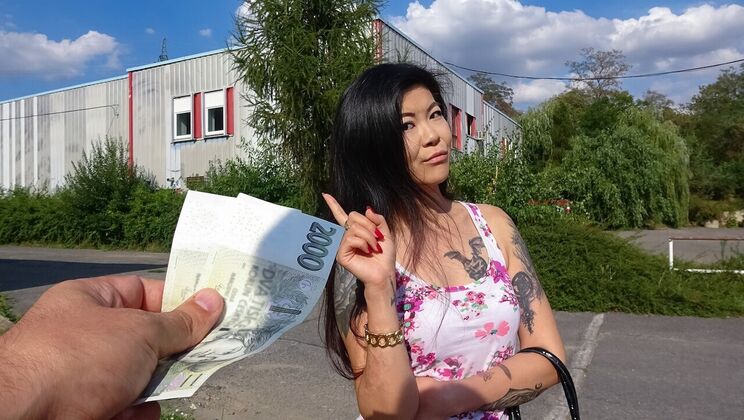 Outdoor Sex with Amateur Akasha