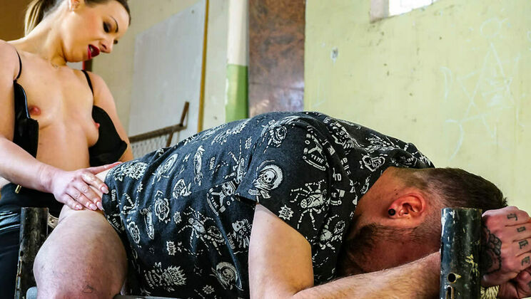 Femdom Queen Lilit Sweet Hardcore