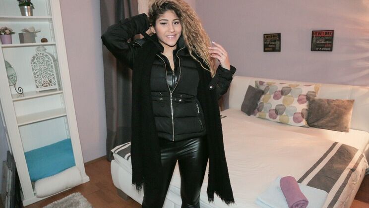 Venus Afrodita's Wild Hotel Sex with Thomas Salek