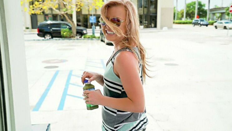 [PublicPickups] - Shaved Pussy Amateur