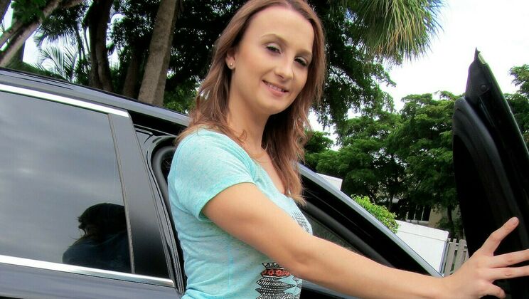 [StrandedTeens] - Indiana Sweetie Gets Screwed in Car - Sadie Leigh