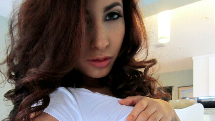 Jade Jantzen's Hot Latina Round Ass