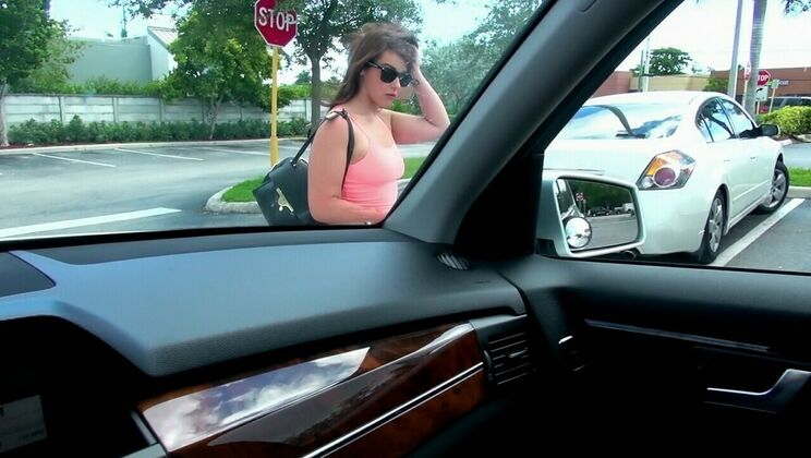 Curvy Cutie Callie's Outdoor Fuck