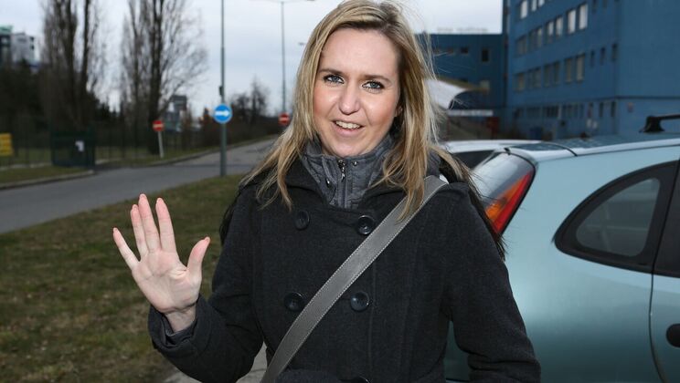 Blonde Lina Cors Sucking in Public