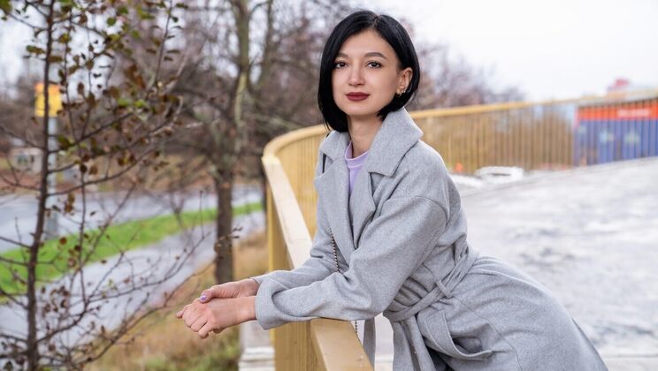 [PublicAgent] - Facial Frenzy With A Russian Tattooed Babe - Martin Gun - Madison Quinn