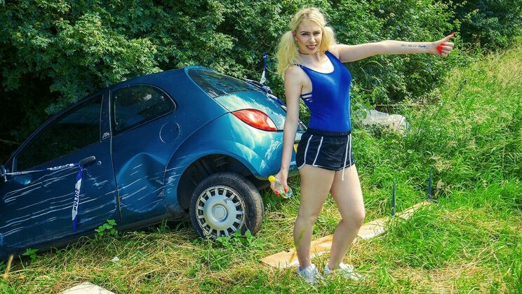 [StrandedTeens] - Brit Babe Masturbates in Outdoor - Grace Harper