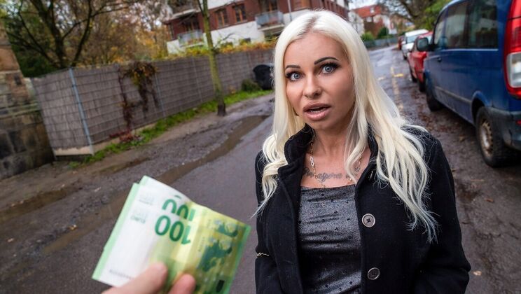 Blonde Amateur MILF Hardcore