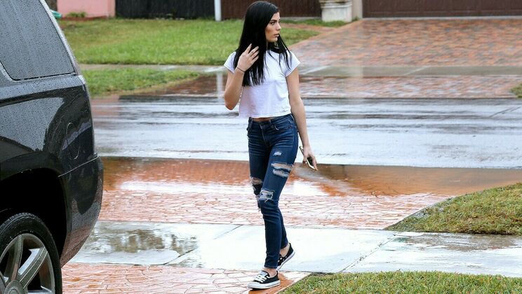 [StrandedTeens] - Sexy Amateur Girl Tastes Big Cock - jmac - Sadie Blake