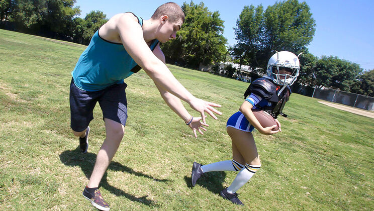 [ExxxtraSmall] - Amber's Big Touchdown