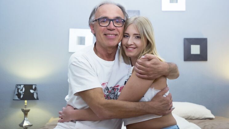 [Oldje] - Young Blonde Gets Lucky - Aria Logan - Miles