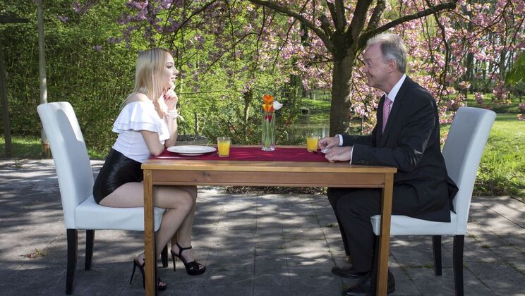 [Oldje] - Cumshot Before The Conference With Kira - Kira Thorn - Boris