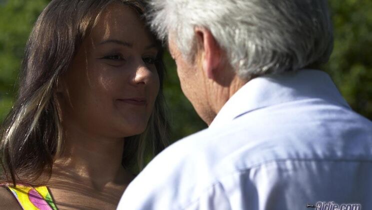 [Oldje] - Cum Swallowing in the Park with Gustavo - Gustavo - Jeydah