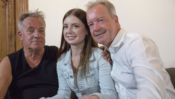 [Oldje] - Hostess Getting Facial - Boris - Harry - Taylor Krystal