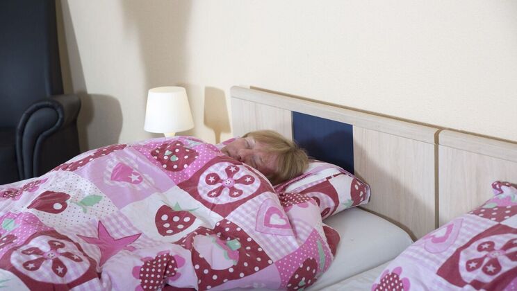 [Oldje] - Stay at Home with Me - Felix - Freya Dee